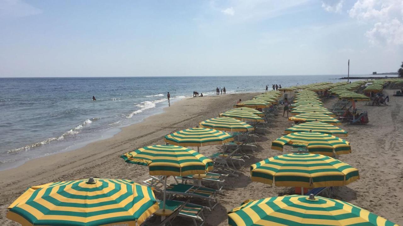 Centro Vacanze Lido Smeraldo Frigole Kültér fotó